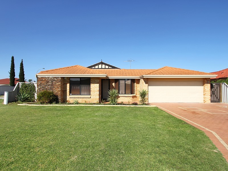 41 Lombardy Crescent, Caversham WA 6055