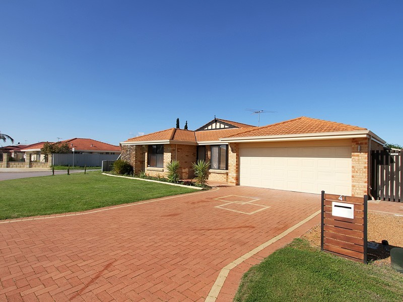 41 Lombardy Crescent, Caversham WA 6055