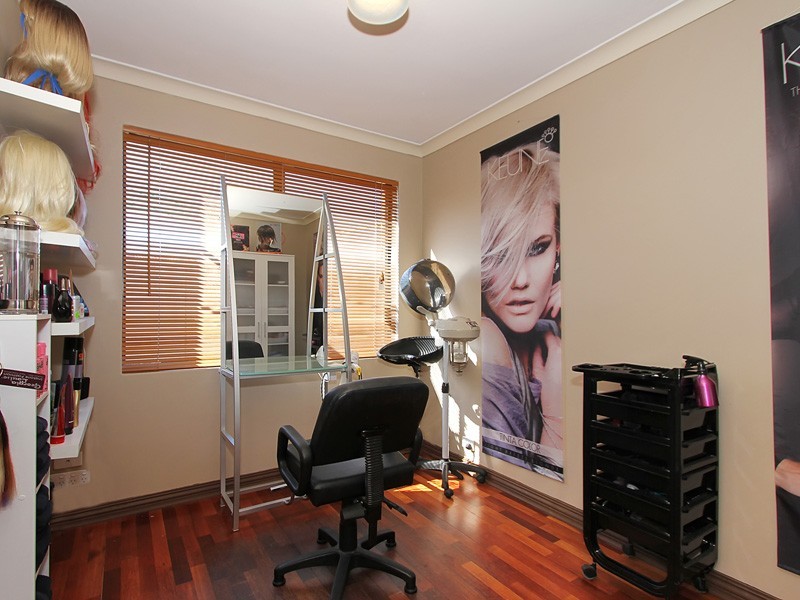 41 Lombardy Crescent, Caversham WA 6055