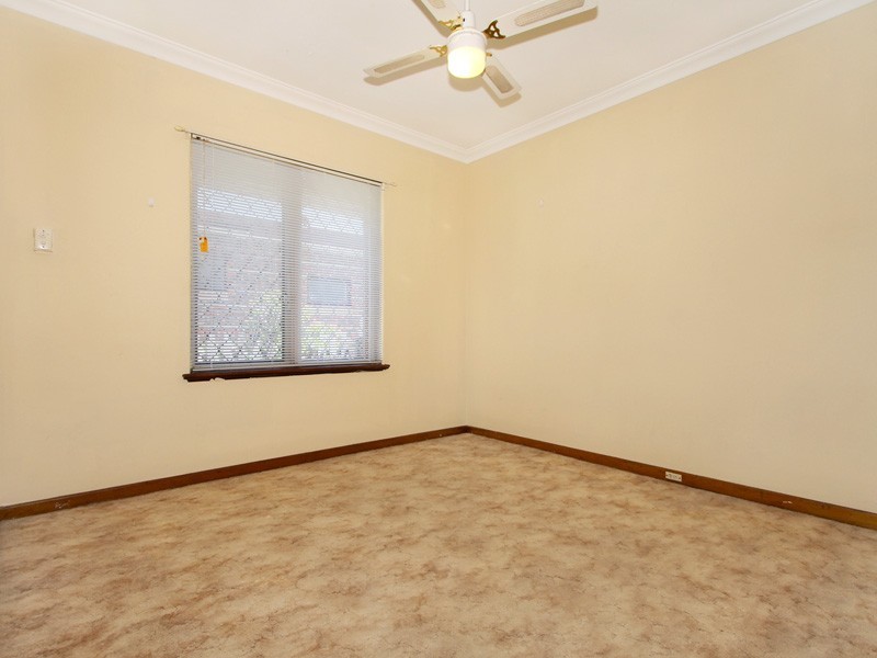 8 Hardaker Street, Eden Hill WA 6054