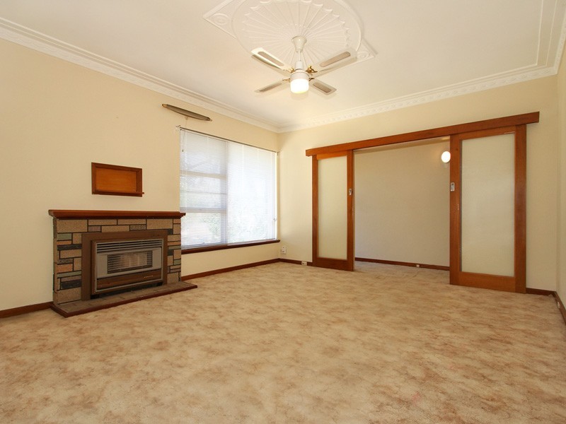 8 Hardaker Street, Eden Hill WA 6054