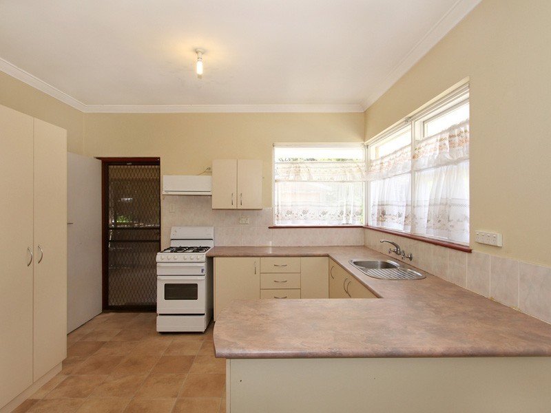 8 Hardaker Street, Eden Hill WA 6054