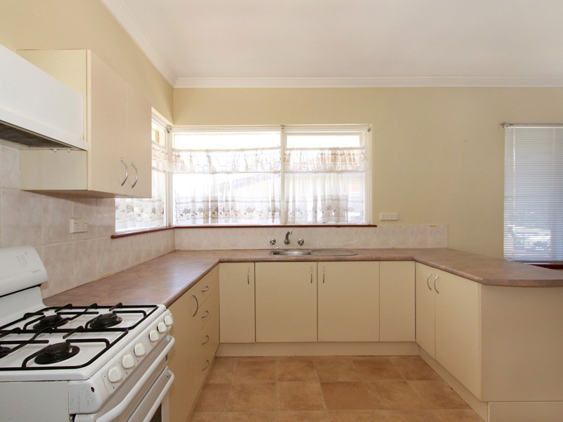 8 Hardaker Street, Eden Hill WA 6054