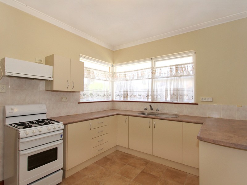 8 Hardaker Street, Eden Hill WA 6054