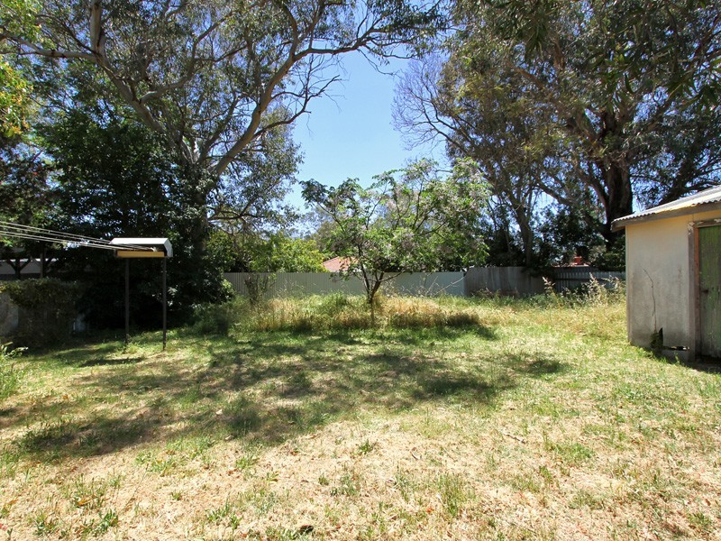 8 Hardaker Street, Eden Hill WA 6054