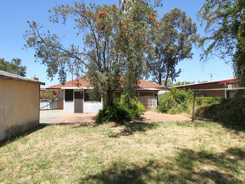 8 Hardaker Street, Eden Hill WA 6054