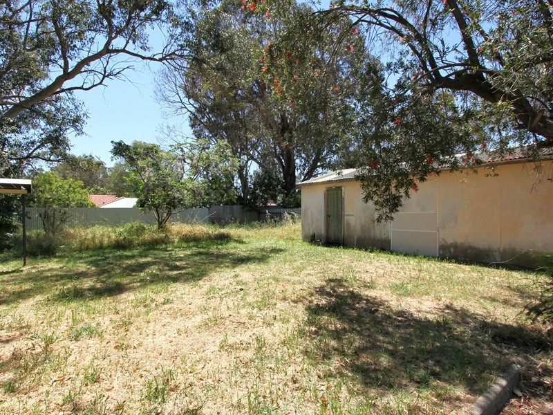 8 Hardaker Street, Eden Hill WA 6054