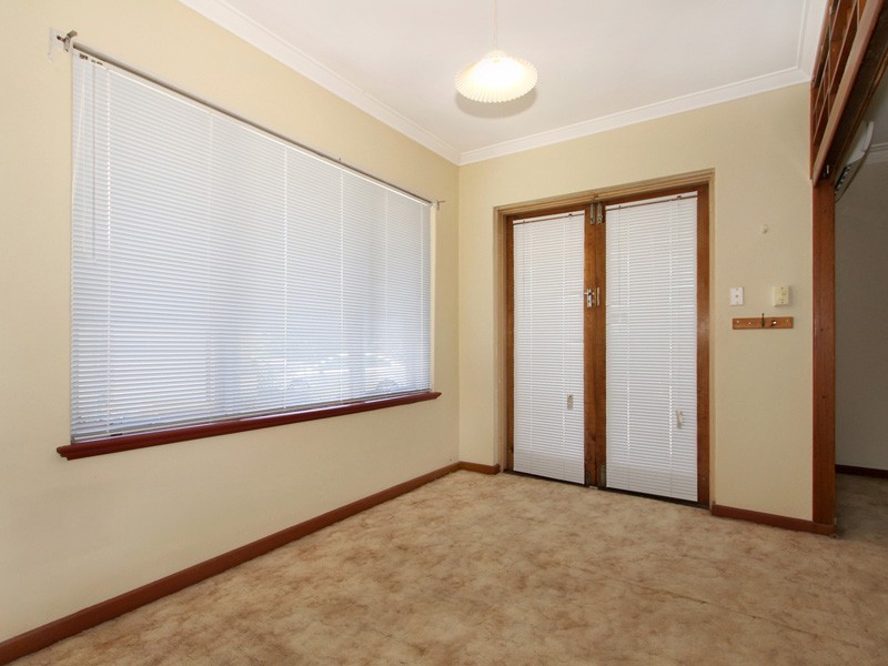 8 Hardaker Street, Eden Hill WA 6054