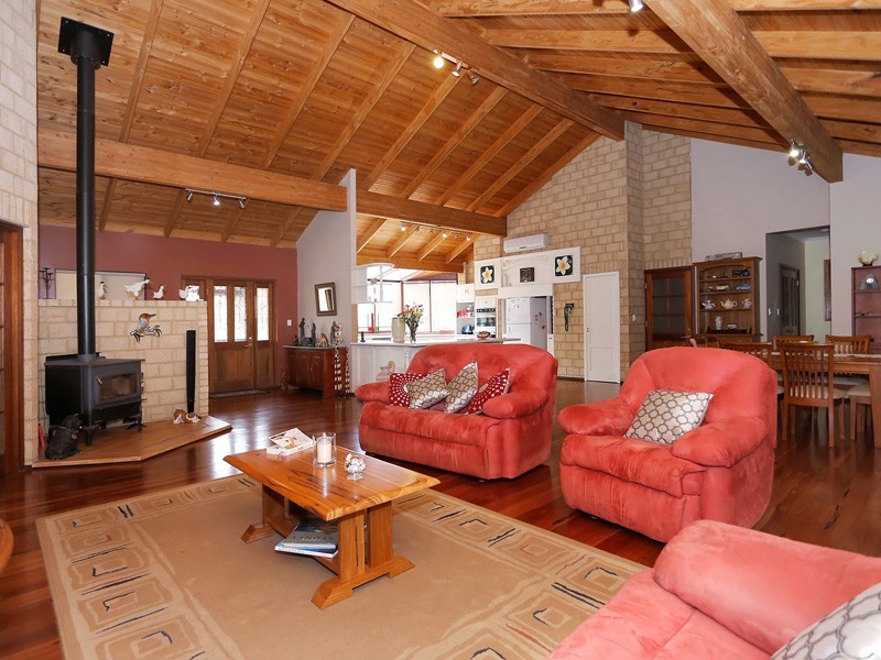 9 Santa Gertrudis Drive, Lower Chittering WA 6084