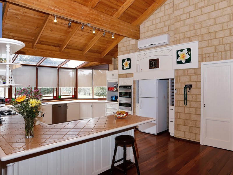 9 Santa Gertrudis Drive, Lower Chittering WA 6084