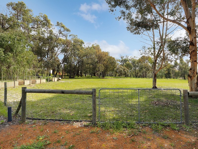 9 Santa Gertrudis Drive, Lower Chittering WA 6084