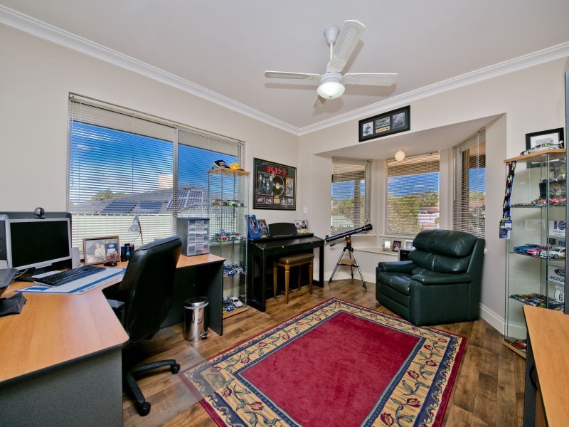 8 Cradle Close, Alexander Heights WA 6064