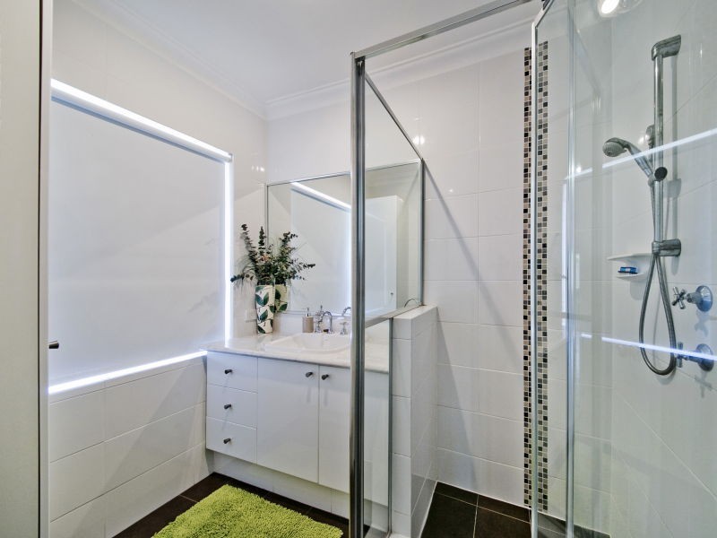 8 Cradle Close, Alexander Heights WA 6064