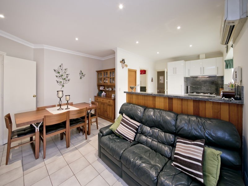 8 Cradle Close, Alexander Heights WA 6064