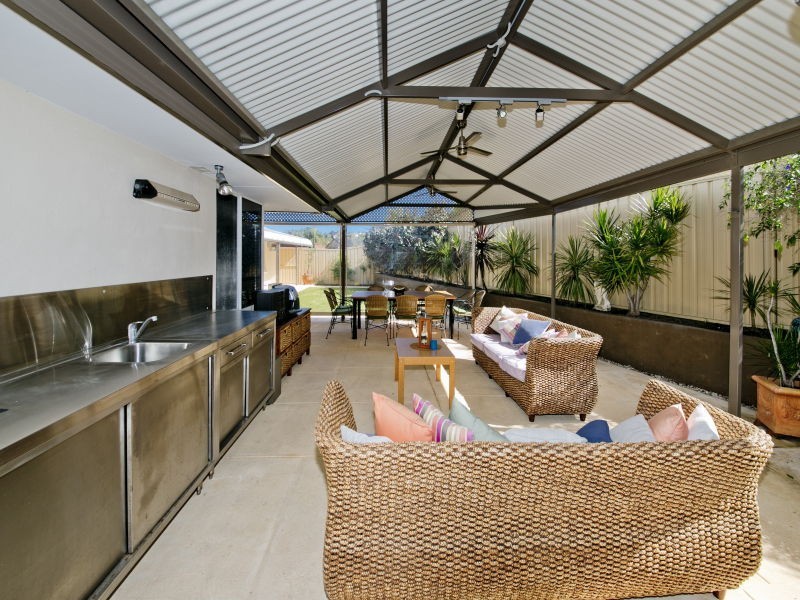 8 Cradle Close, Alexander Heights WA 6064