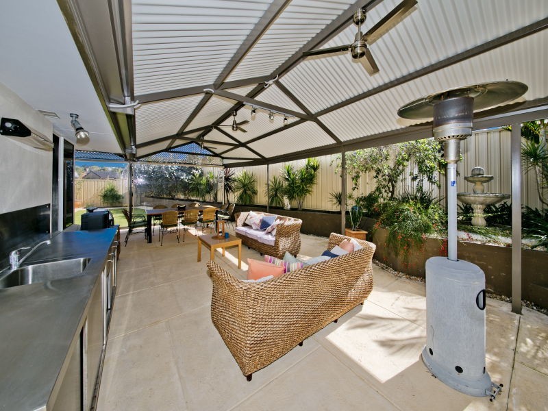 8 Cradle Close, Alexander Heights WA 6064