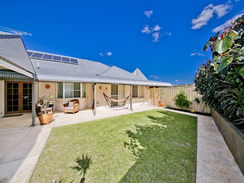 8 Cradle Close, Alexander Heights WA 6064