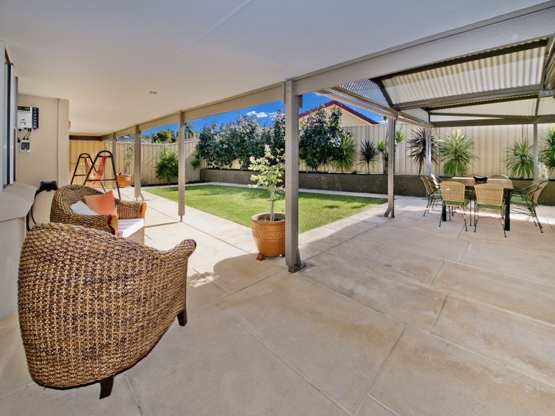 8 Cradle Close, Alexander Heights WA 6064