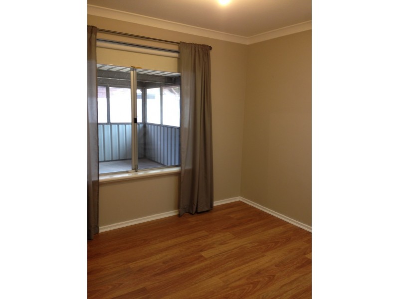 8 Bacon Place, Beechboro WA 6063