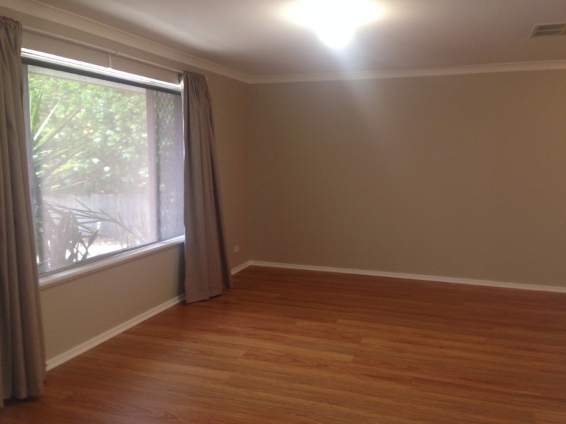 8 Bacon Place, Beechboro WA 6063