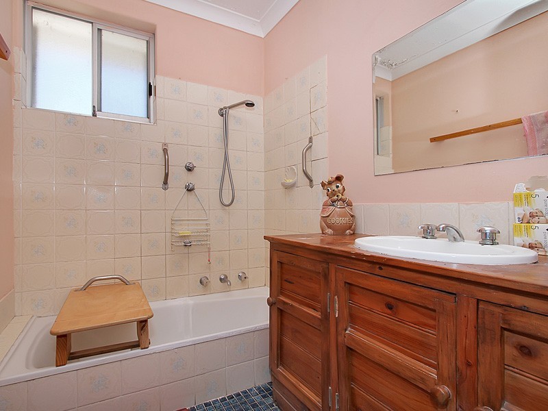 113 Altone Road, Lockridge WA 6054