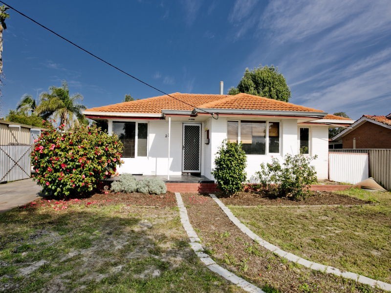 23 Tresidder Road, Lockridge WA 6054