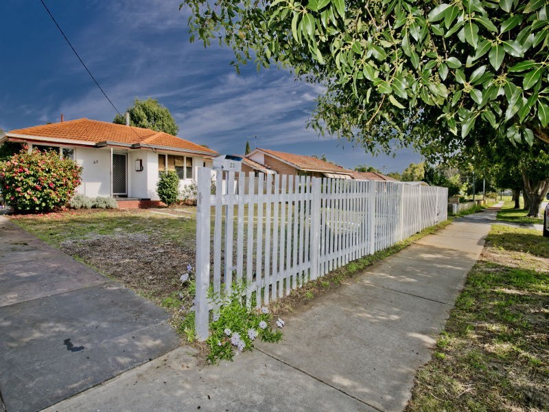 23 Tresidder Road, Lockridge WA 6054