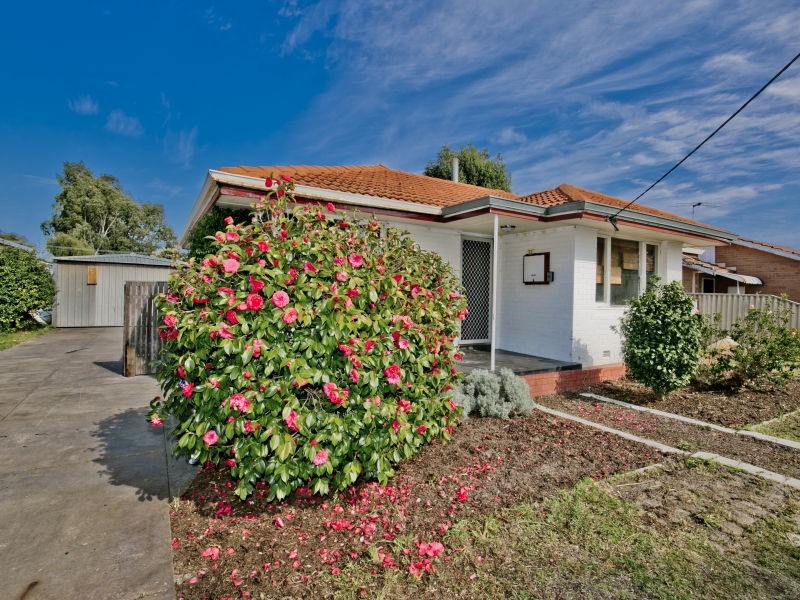 23 Tresidder Road, Lockridge WA 6054