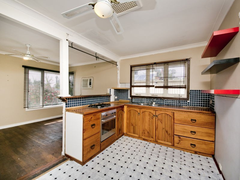 23 Tresidder Road, Lockridge WA 6054