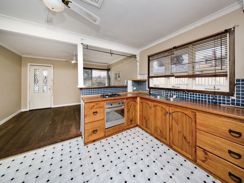 23 Tresidder Road, Lockridge WA 6054