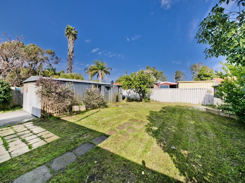 23 Tresidder Road, Lockridge WA 6054