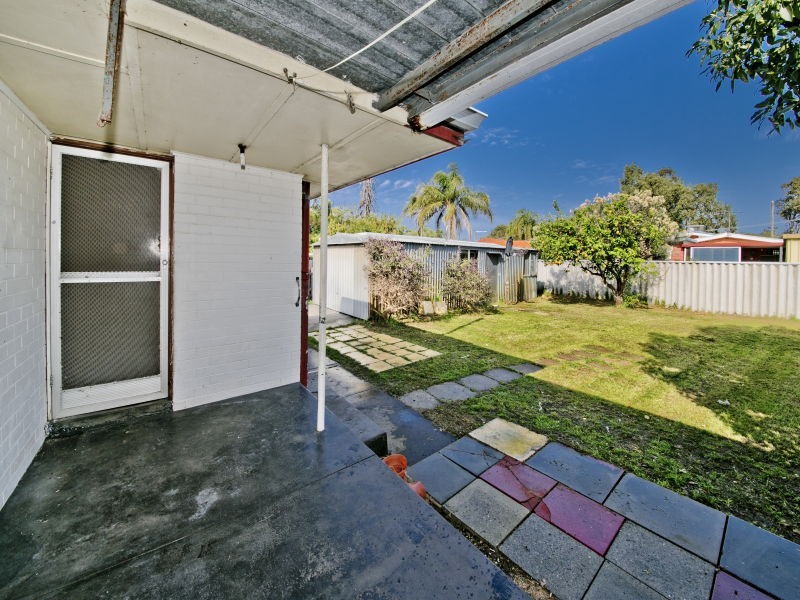 23 Tresidder Road, Lockridge WA 6054