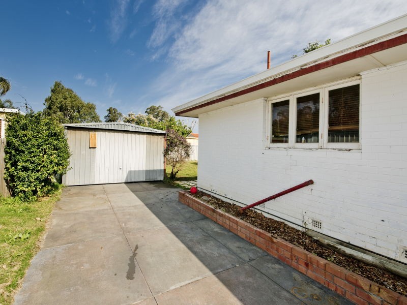 23 Tresidder Road, Lockridge WA 6054