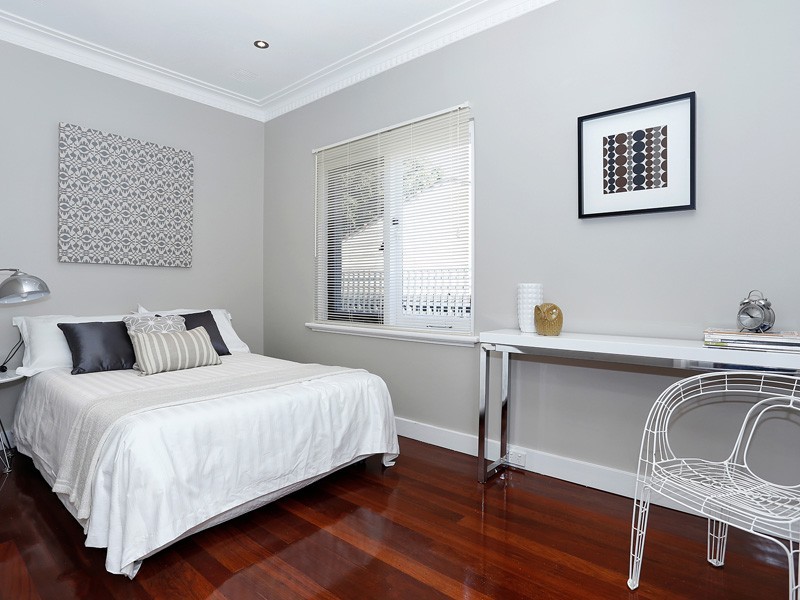 10 Dudley Street, Rivervale WA 6103