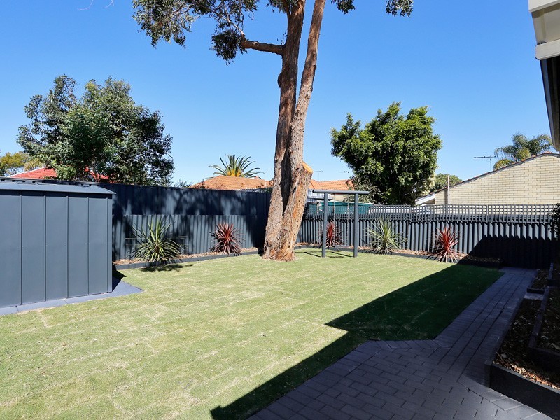 10 Dudley Street, Rivervale WA 6103