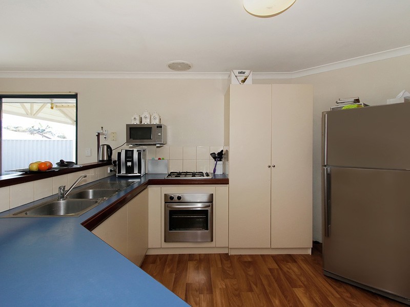 15 Coomer Elbow, South Guildford WA 6055