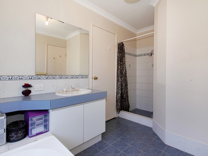 15 Coomer Elbow, South Guildford WA 6055