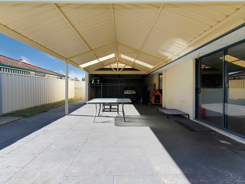 15 Coomer Elbow, South Guildford WA 6055