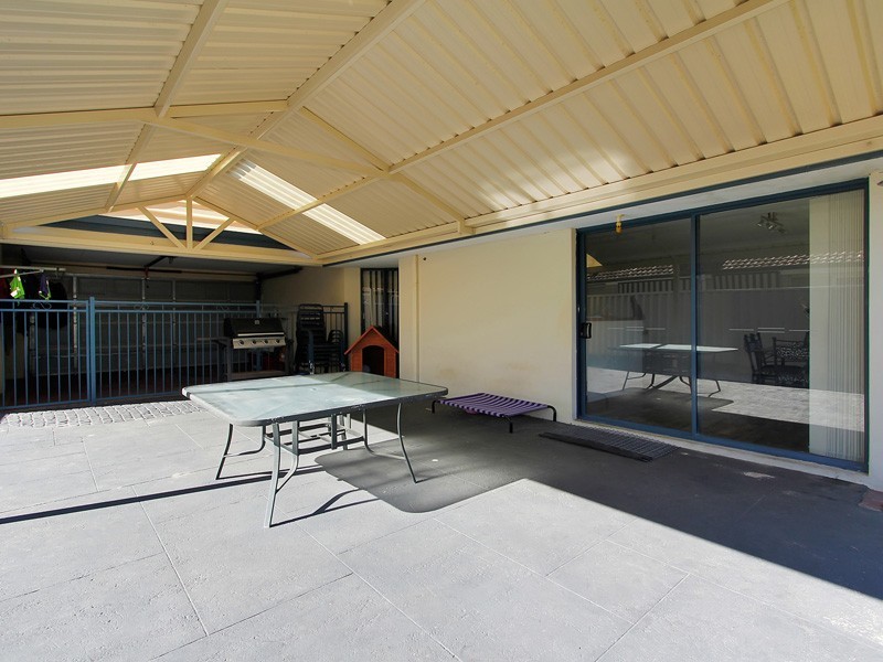15 Coomer Elbow, South Guildford WA 6055