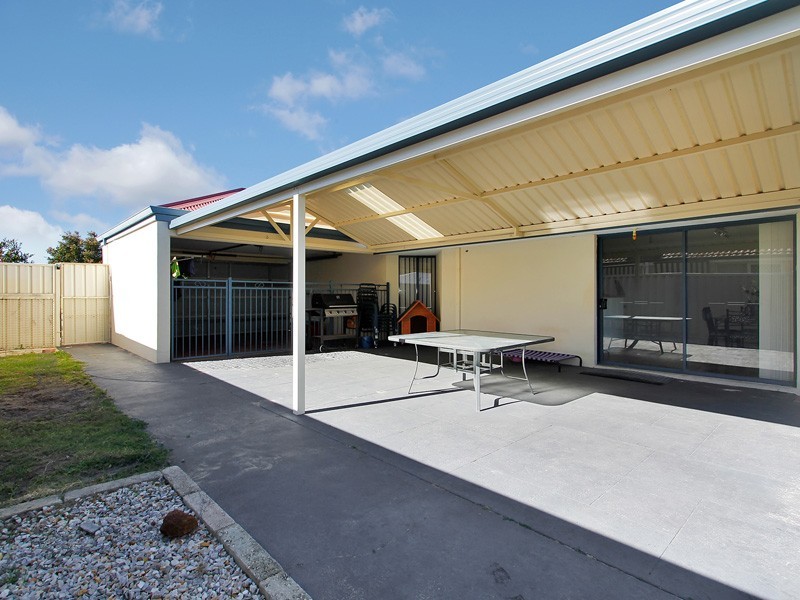 15 Coomer Elbow, South Guildford WA 6055