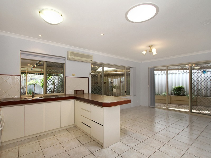 1/19 Roseheath Boulevard, Kiara WA 6054