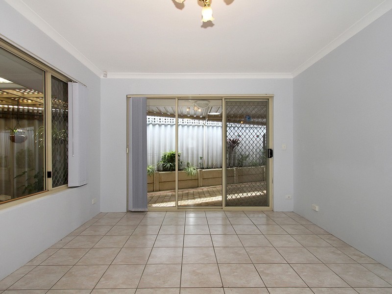 1/19 Roseheath Boulevard, Kiara WA 6054