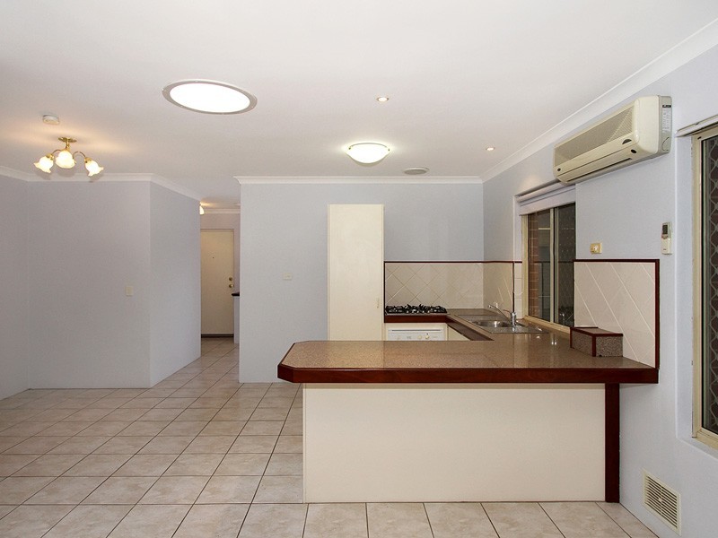 1/19 Roseheath Boulevard, Kiara WA 6054