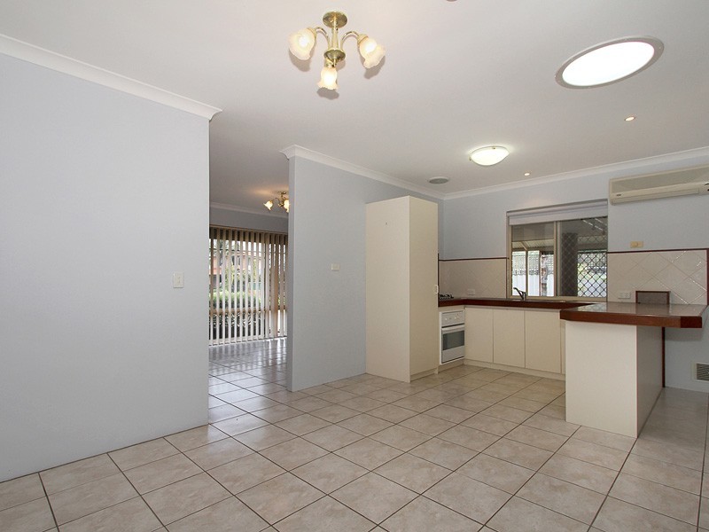 1/19 Roseheath Boulevard, Kiara WA 6054