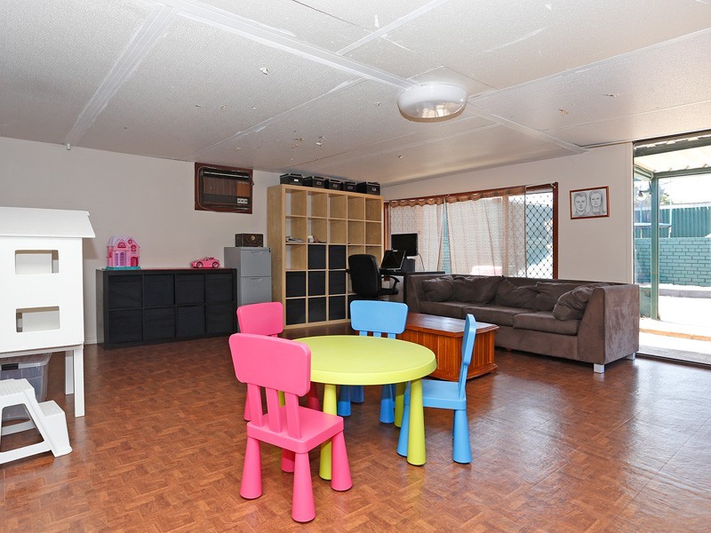 92 Maguire Avenue, Beechboro WA 6063