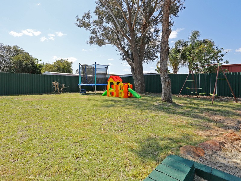 92 Maguire Avenue, Beechboro WA 6063