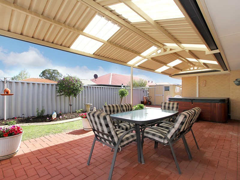 18 Walsh Avenue, Redcliffe WA 6104