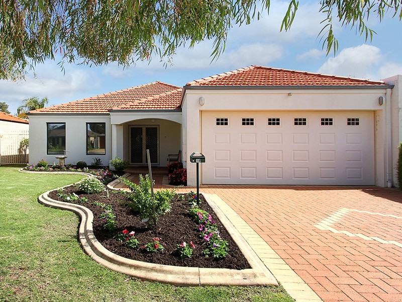 18 Walsh Avenue, Redcliffe WA 6104