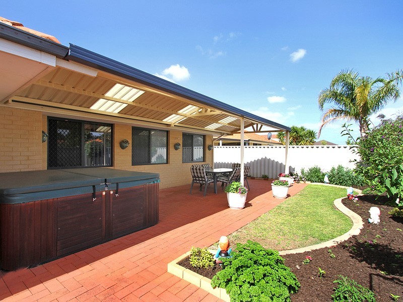 18 Walsh Avenue, Redcliffe WA 6104