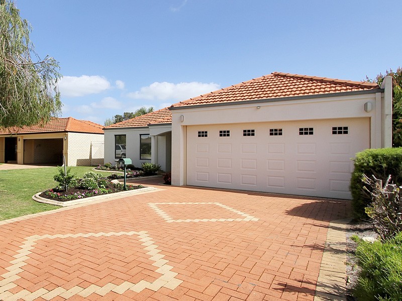 18 Walsh Avenue, Redcliffe WA 6104